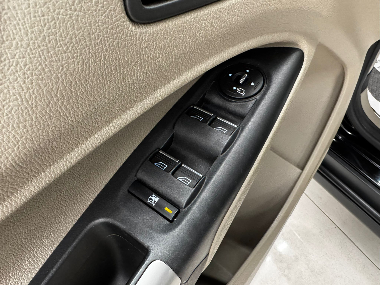 Ford Transit Connect Wagon 4dr Wgn LWB Titanium w/Rear Liftgate 2014