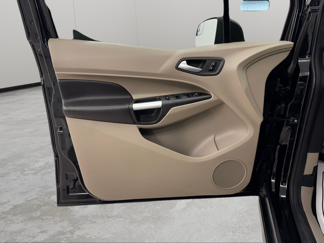 Ford Transit Connect Wagon 4dr Wgn LWB Titanium w/Rear Liftgate 2014