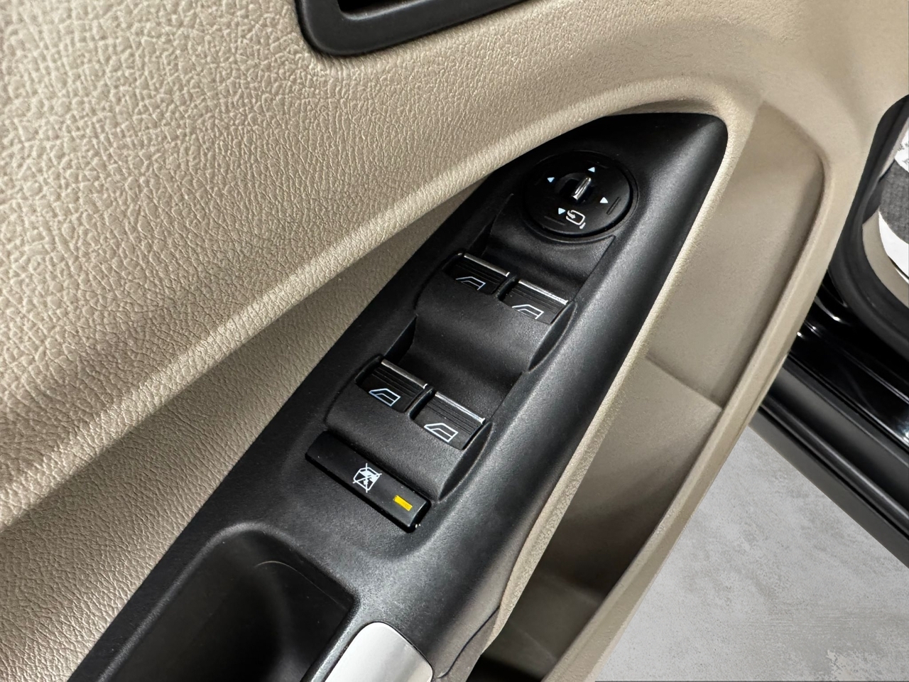 Ford Transit Connect Wagon 4dr Wgn LWB Titanium w/Rear Liftgate 2014