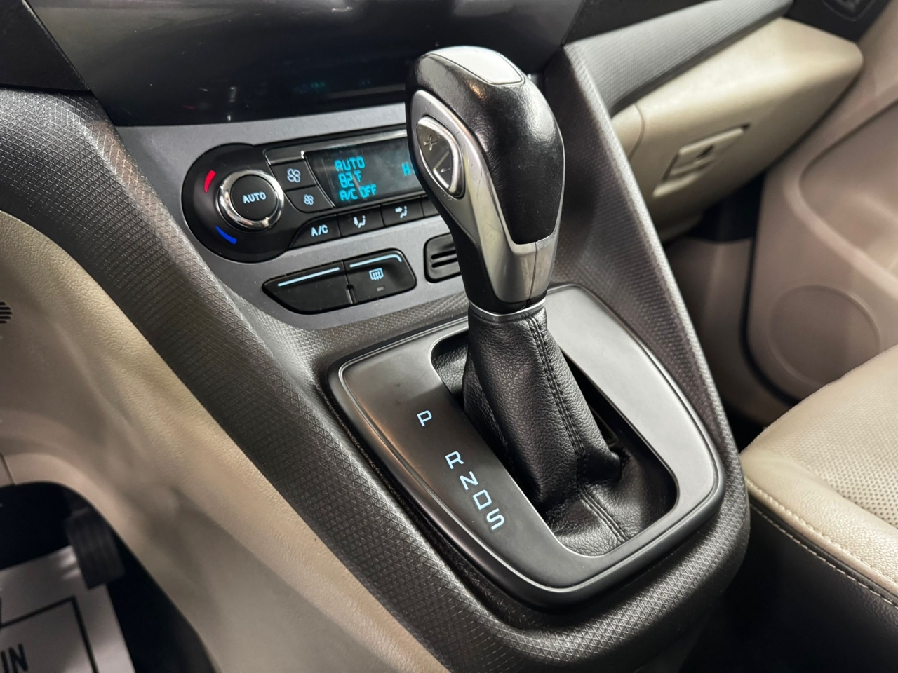 Ford Transit Connect Wagon 4dr Wgn LWB Titanium w/Rear Liftgate 2014