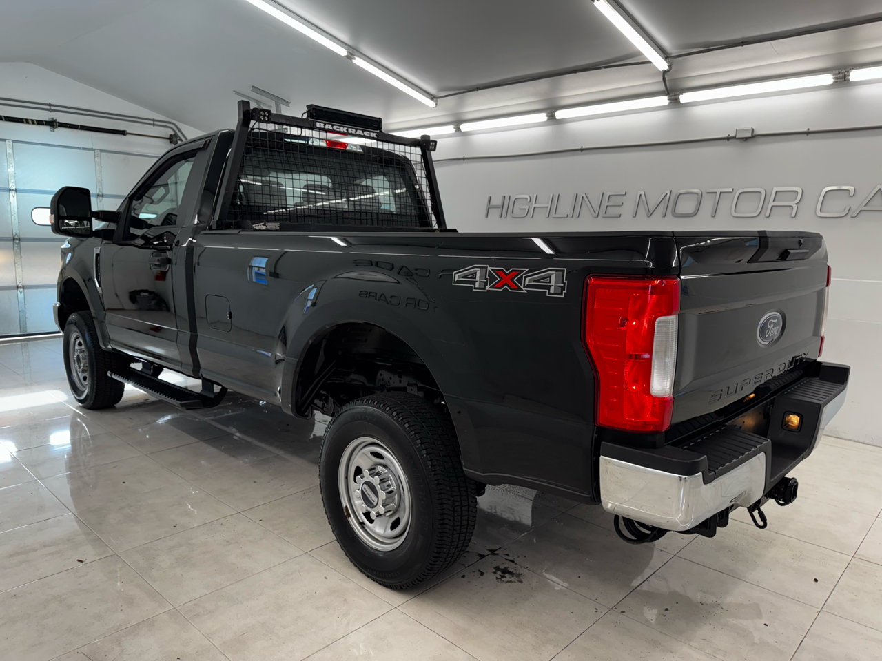 Ford Super Duty F-250 SRW XLT 4WD Reg Cab 8' Box 2018