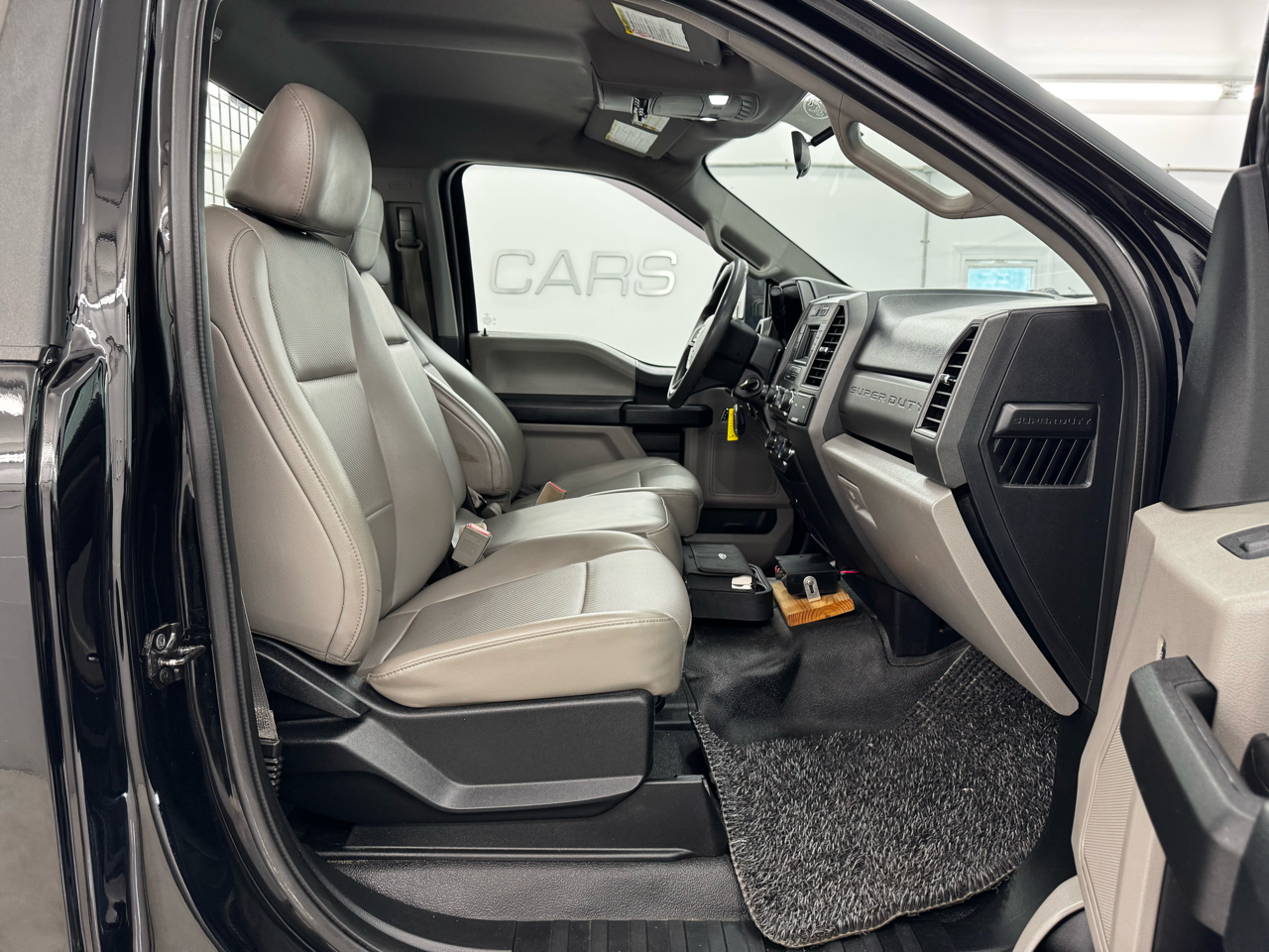 Ford Super Duty F-250 SRW XLT 4WD Reg Cab 8' Box 2018