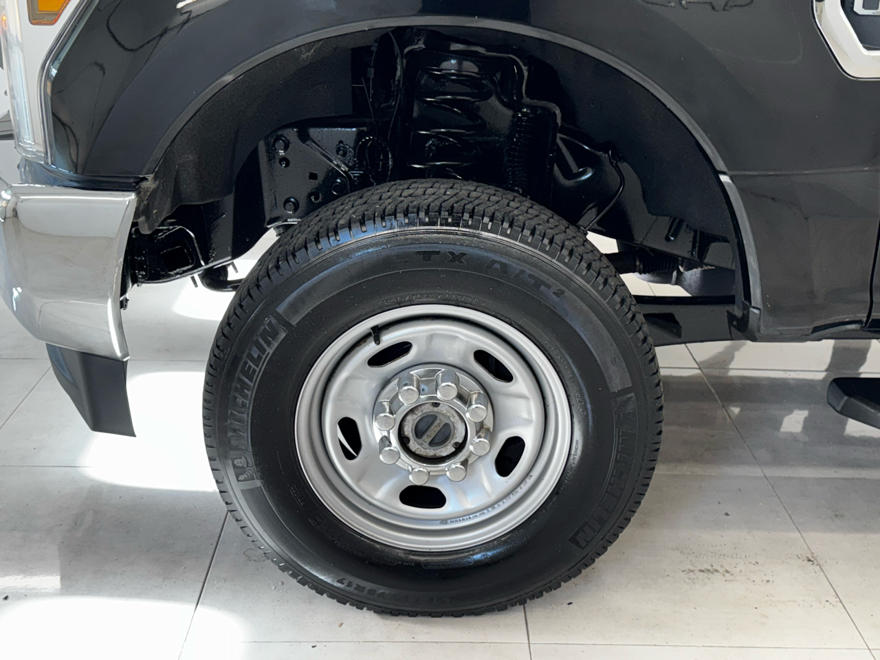 Ford Super Duty F-250 SRW XLT 4WD Reg Cab 8' Box 2018