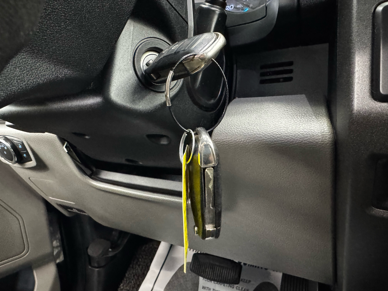 Ford Super Duty F-250 SRW XLT 4WD Reg Cab 8' Box 2018