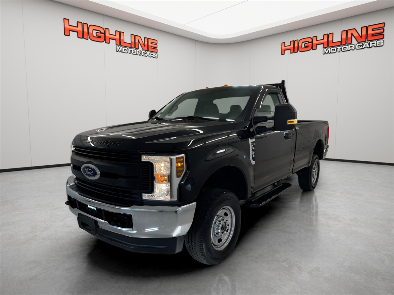 Ford Super Duty F-250 SRW XLT 4WD Reg Cab 8' Box 2018