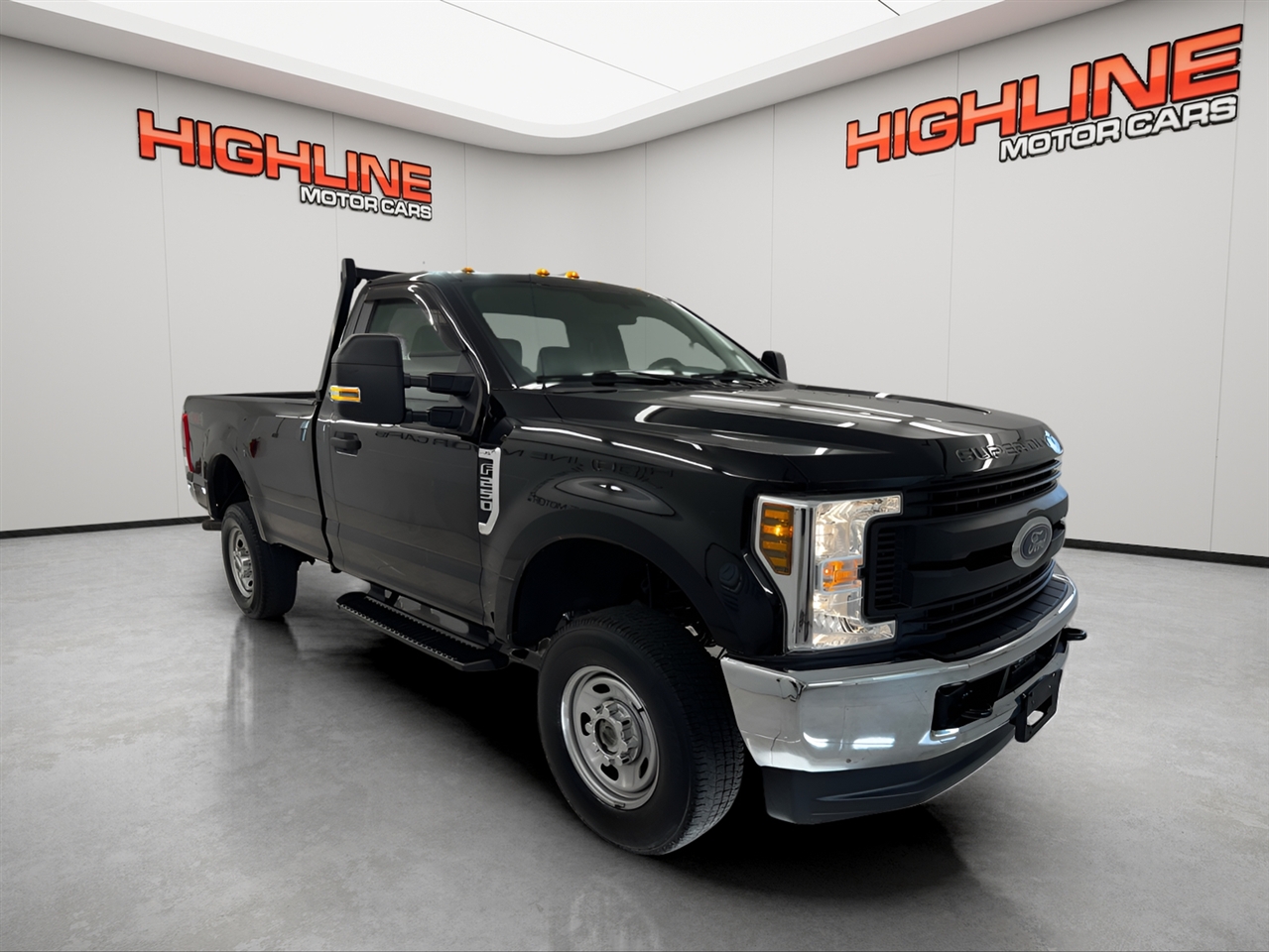 Ford Super Duty F-250 SRW XLT 4WD Reg Cab 8' Box 2018