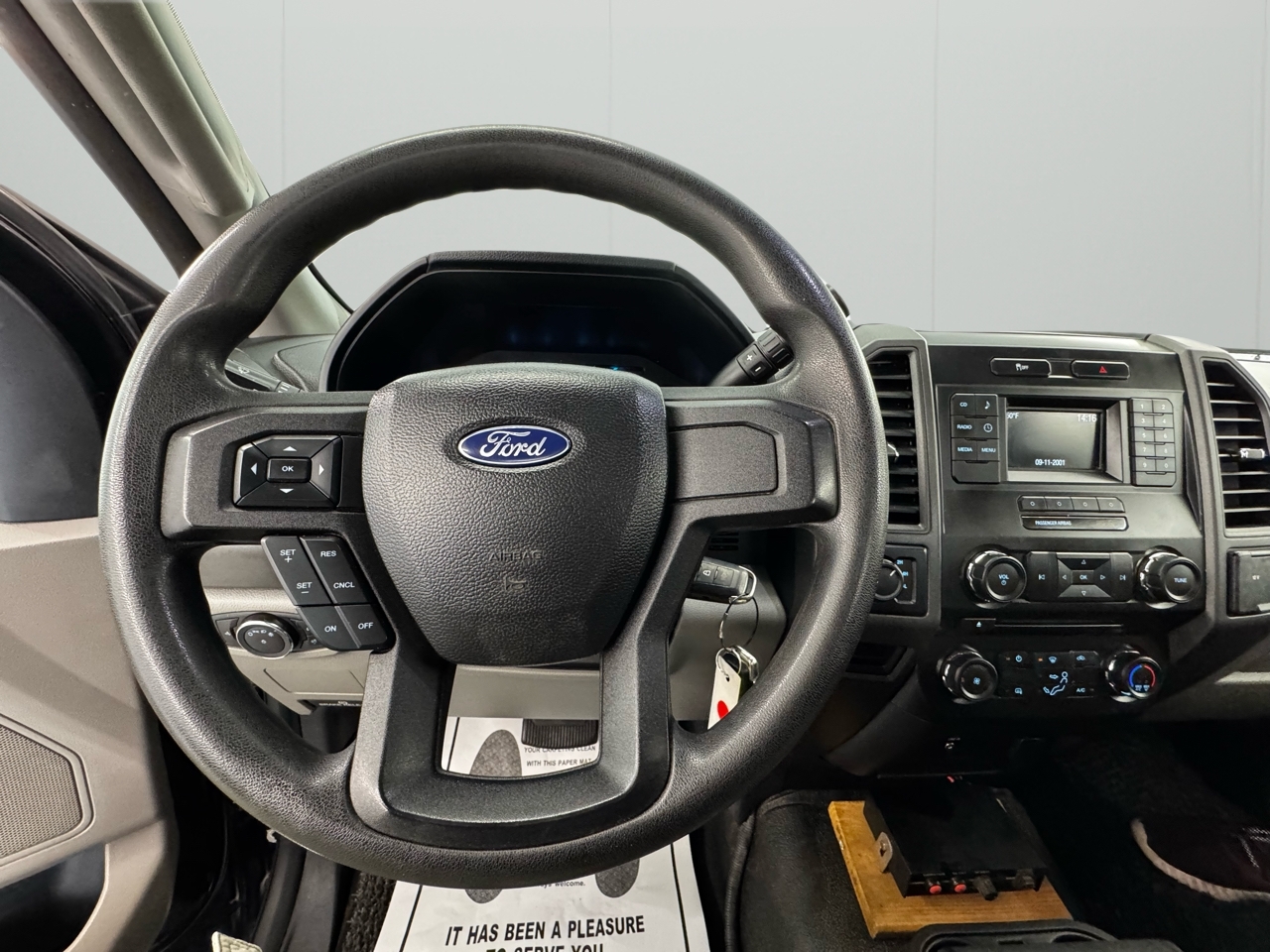 Ford Super Duty F-250 SRW XLT 4WD Reg Cab 8' Box 2018