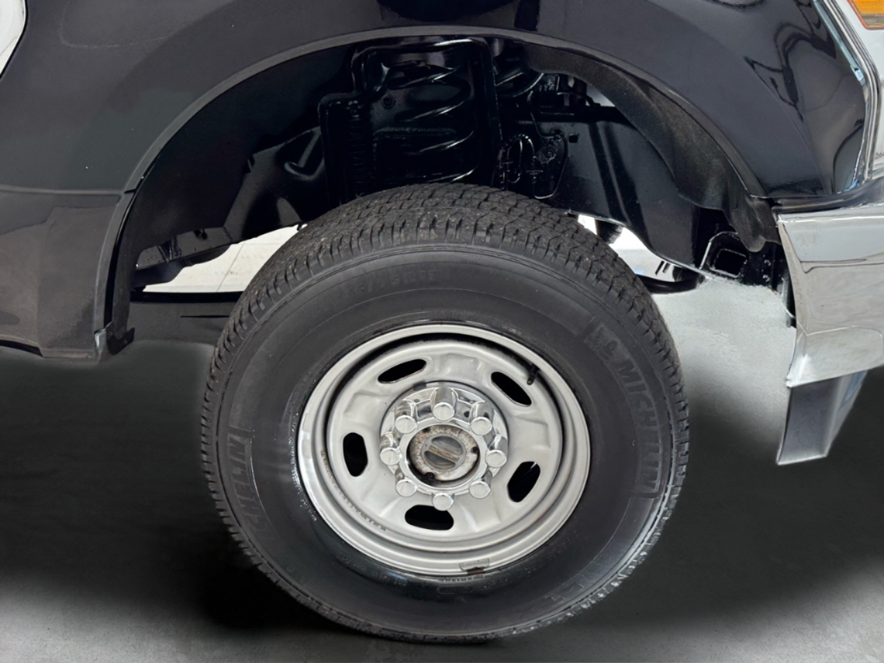 Ford Super Duty F-250 SRW XLT 4WD Reg Cab 8' Box 2018