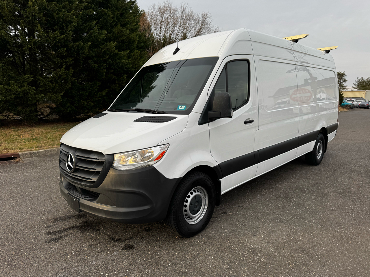 Mercedes-Benz Sprinter Cargo Van 2500 High Roof V6 170" RWD 2022