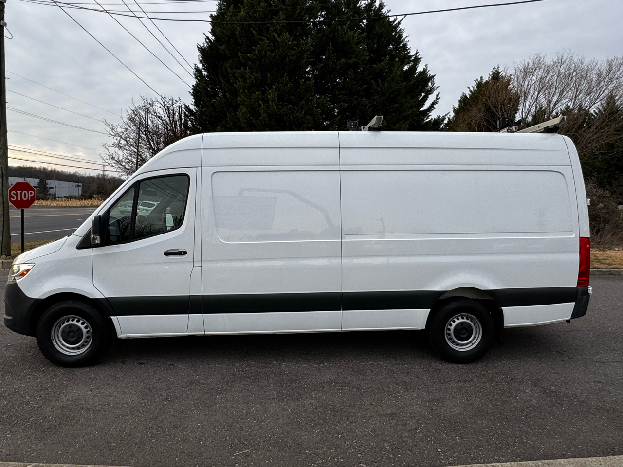 Mercedes-Benz Sprinter Cargo Van 2500 High Roof V6 170" RWD 2022