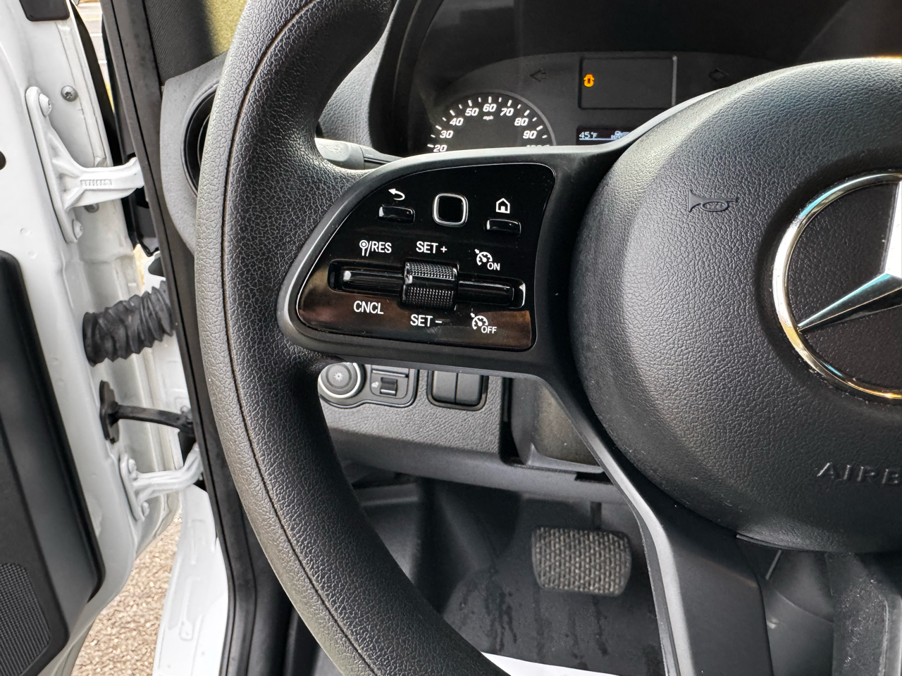 Mercedes-Benz Sprinter Cargo Van 2500 High Roof V6 170" RWD 2022