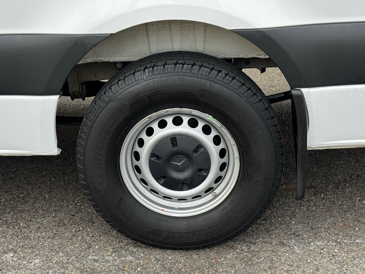 Mercedes-Benz Sprinter Cargo Van 2500 High Roof V6 170" RWD 2022