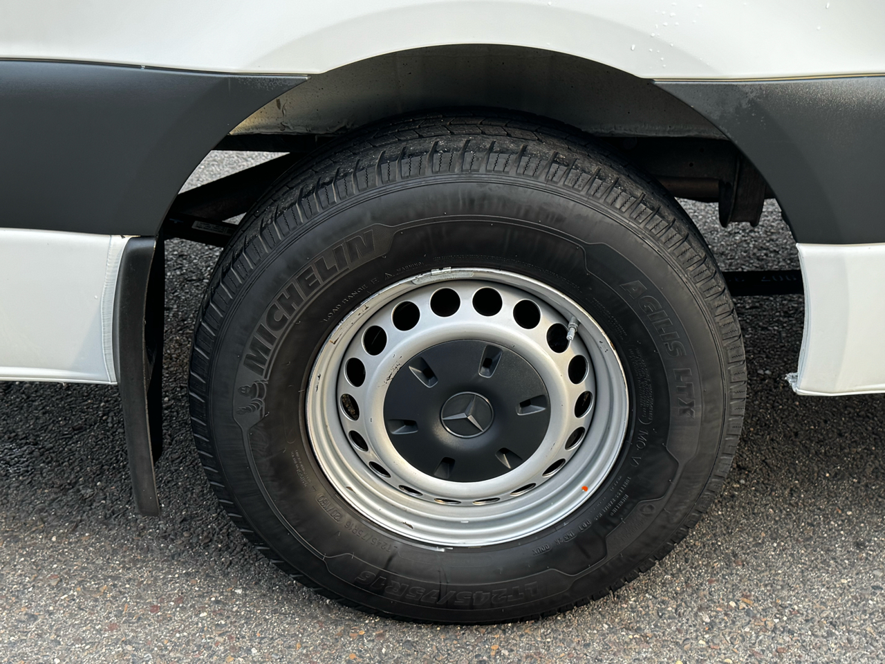 Mercedes-Benz Sprinter Cargo Van 2500 High Roof V6 170" RWD 2022