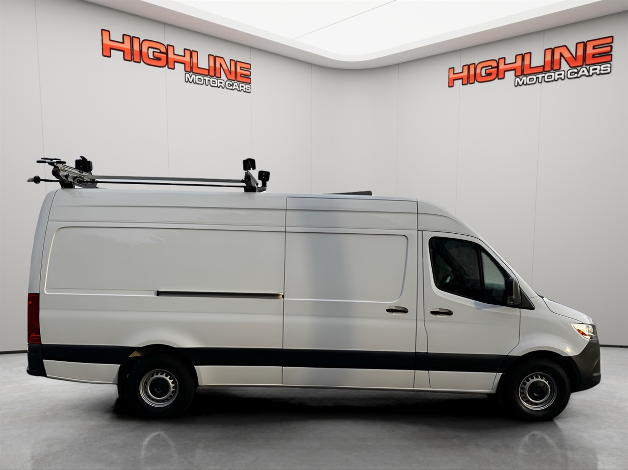 Mercedes-Benz Sprinter Cargo Van 2500 High Roof V6 170" RWD 2022