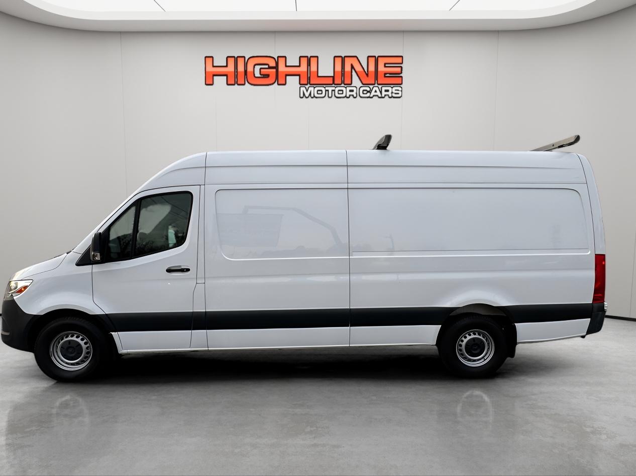 Mercedes-Benz Sprinter Cargo Van 2500 High Roof V6 170" RWD 2022