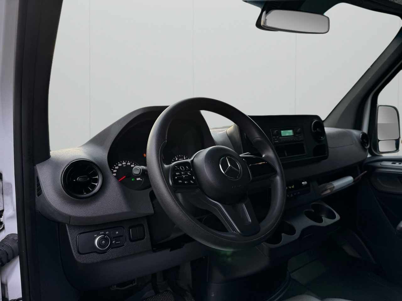 Mercedes-Benz Sprinter Cargo Van 2500 High Roof V6 170" RWD 2022