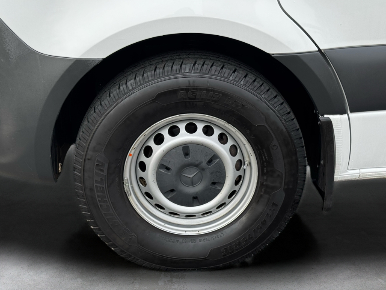 Mercedes-Benz Sprinter Cargo Van 2500 High Roof V6 170" RWD 2022