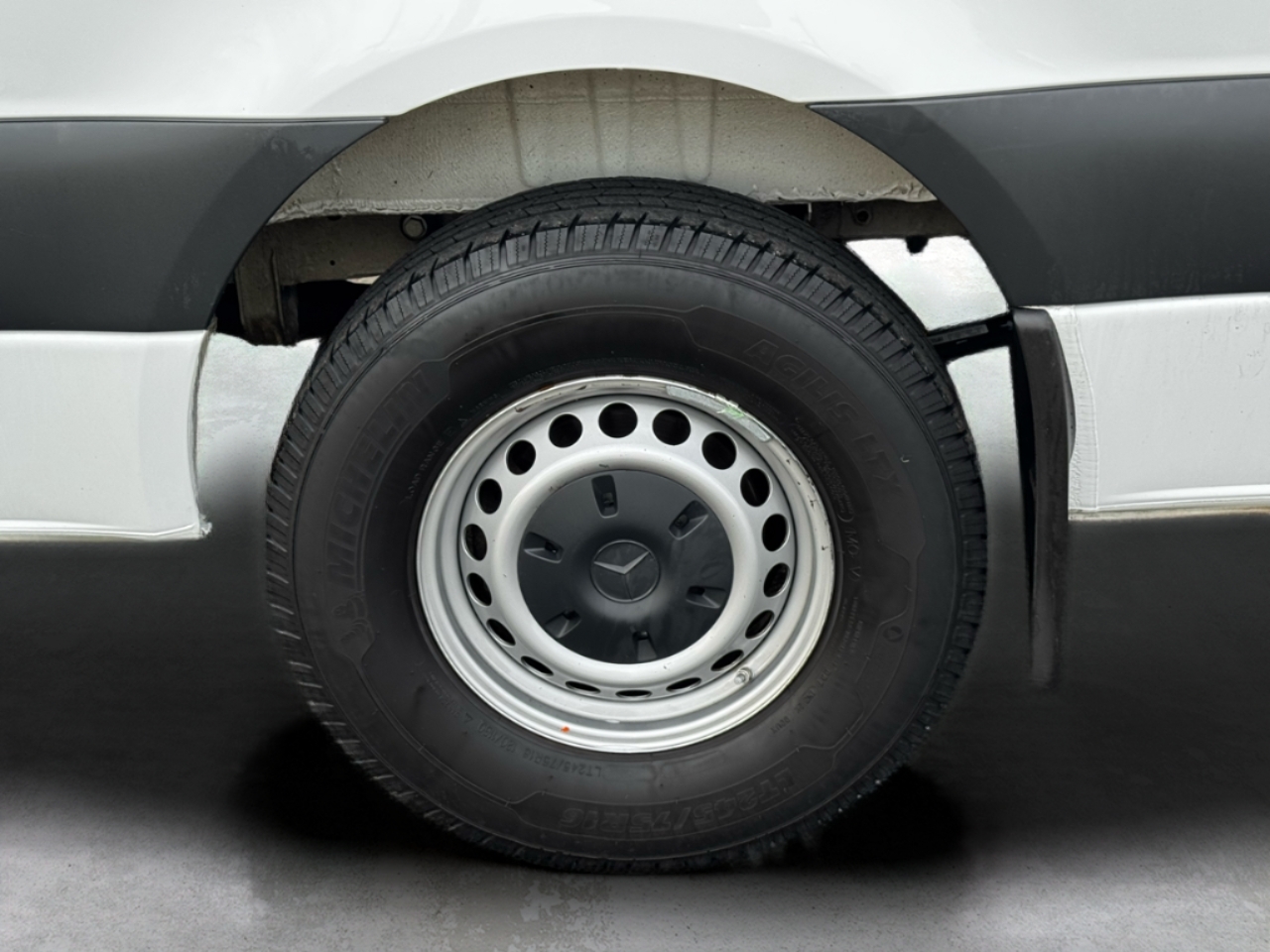 Mercedes-Benz Sprinter Cargo Van 2500 High Roof V6 170" RWD 2022