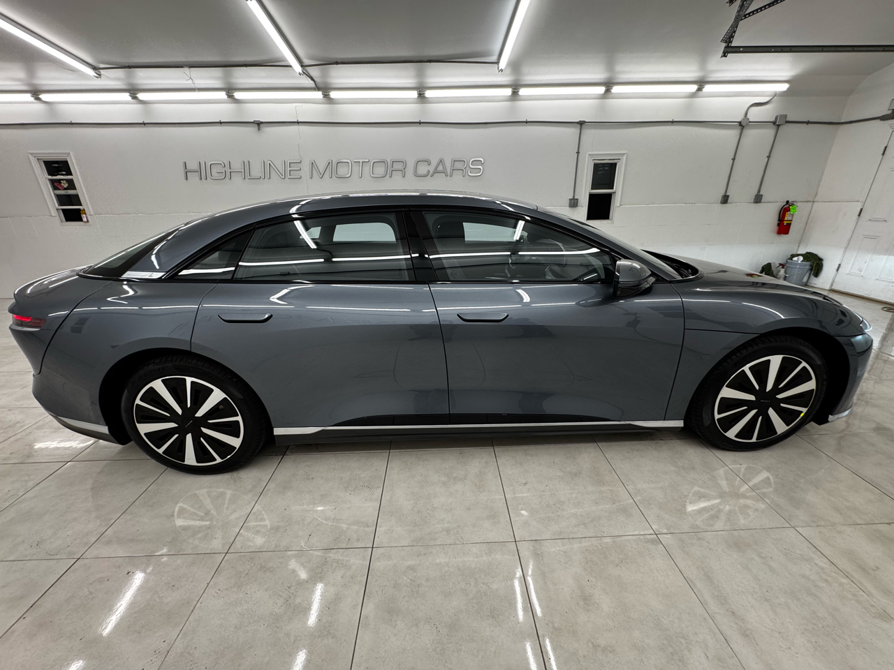 Lucid Air Pure RWD 2024