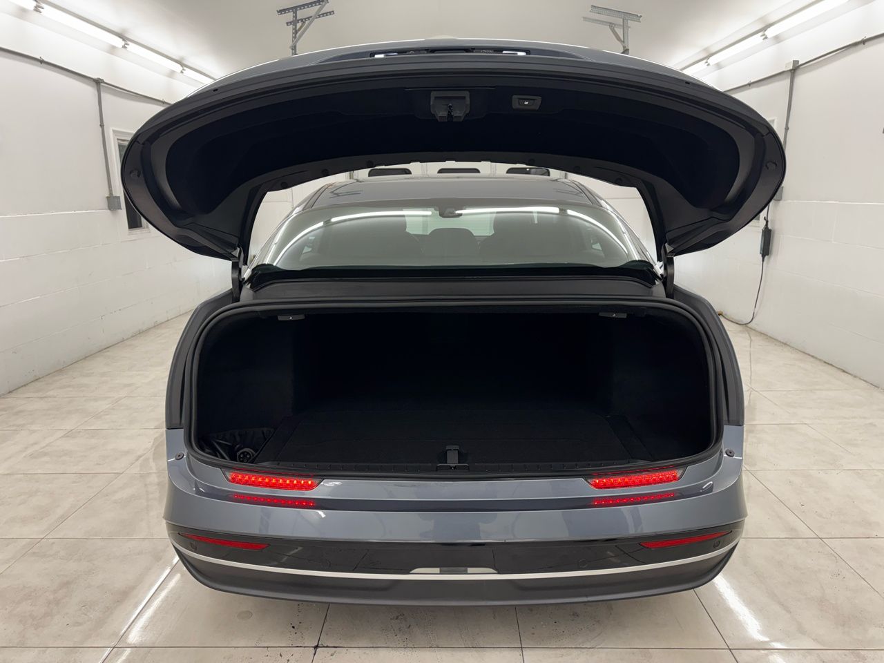 Lucid Air Pure RWD 2024