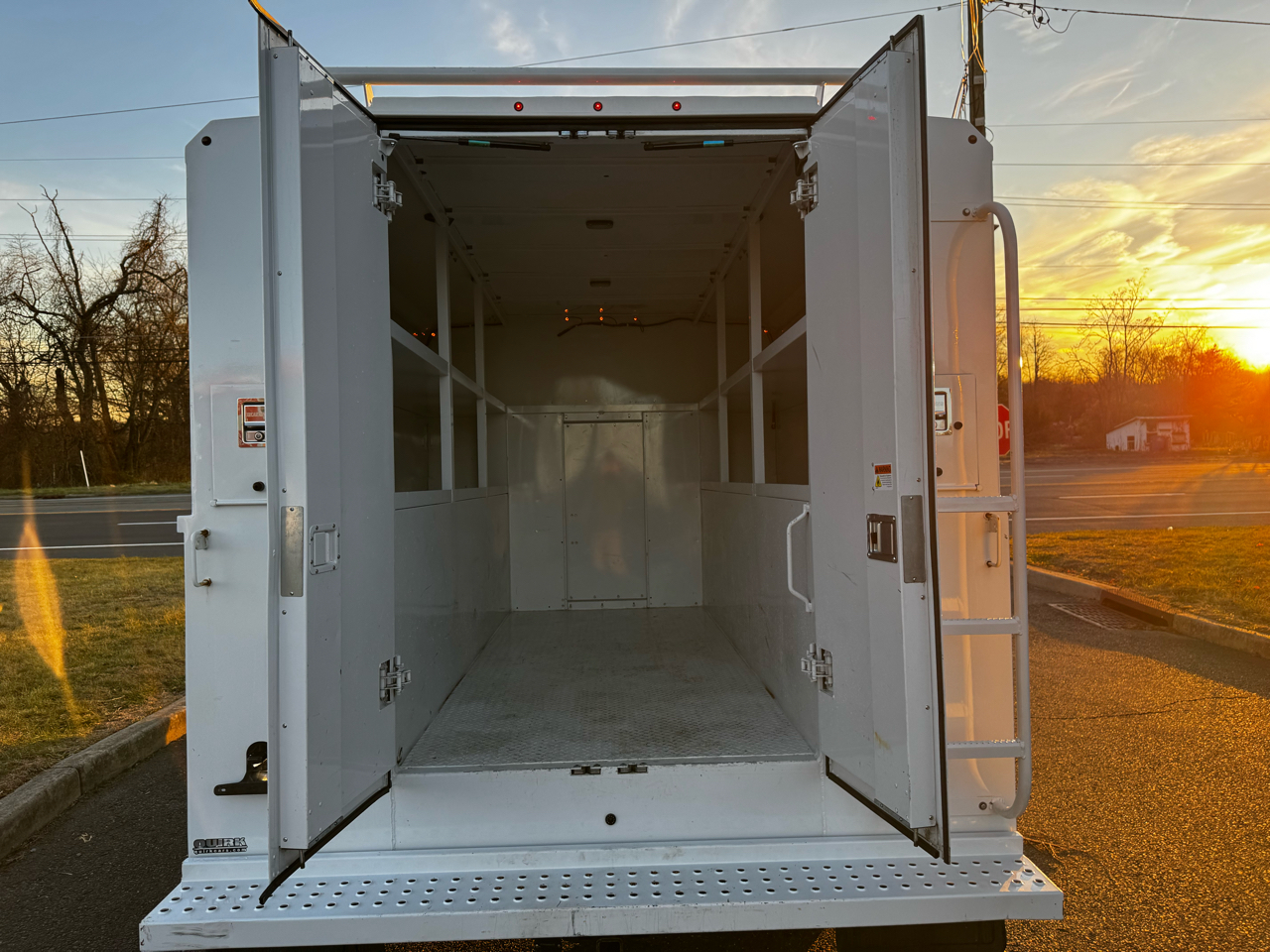 Ford E-Series Cutaway E-350 SRW 138" WB 2025