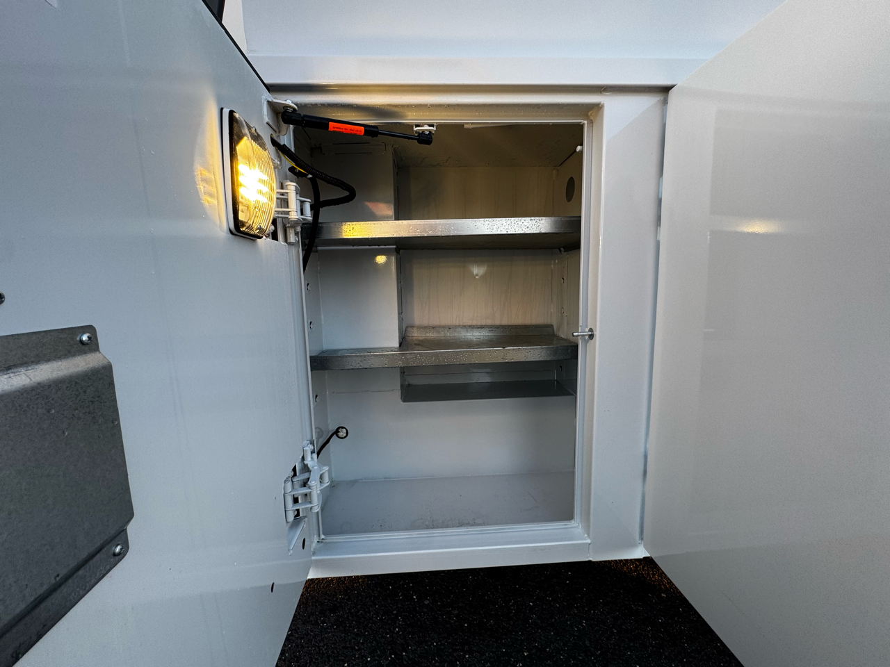 Ford E-Series Cutaway E-350 SRW 138" WB 2025