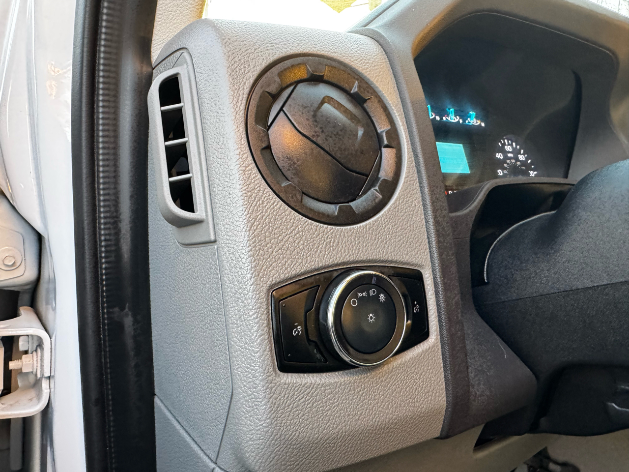 Ford E-Series Cutaway E-350 SRW 138" WB 2025