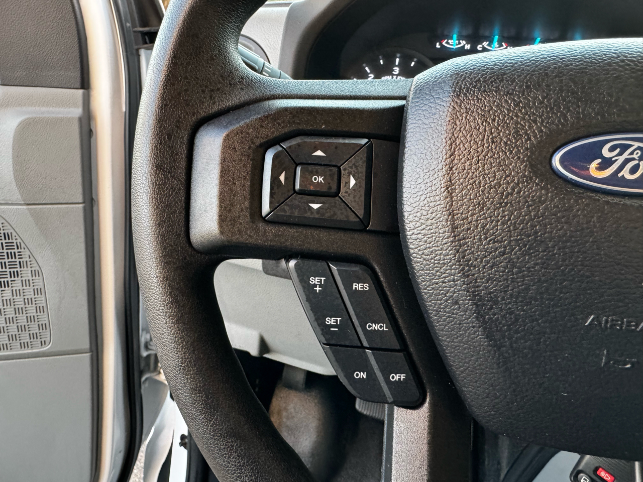 Ford E-Series Cutaway E-350 SRW 138" WB 2025