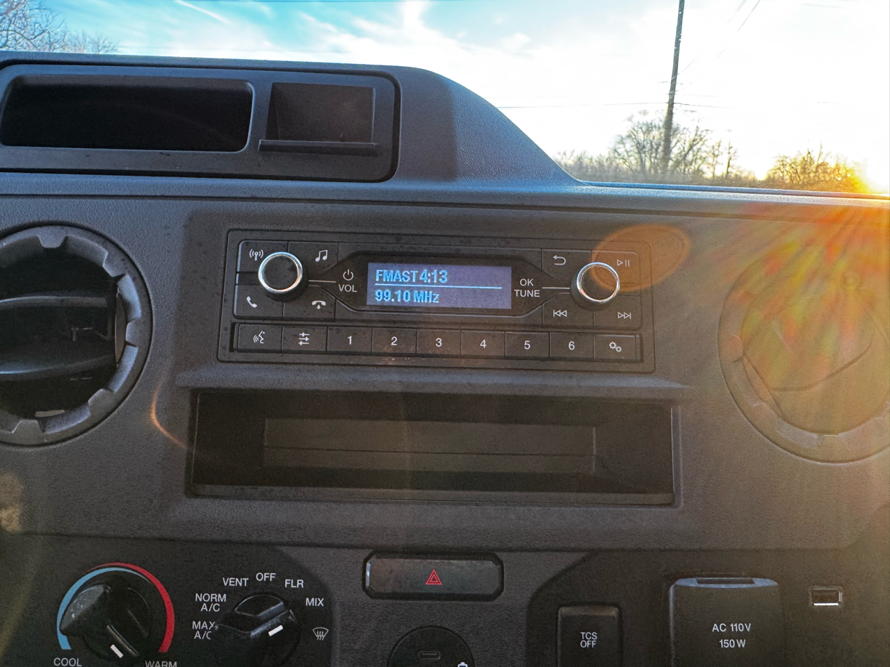 Ford E-Series Cutaway E-350 SRW 138" WB 2025