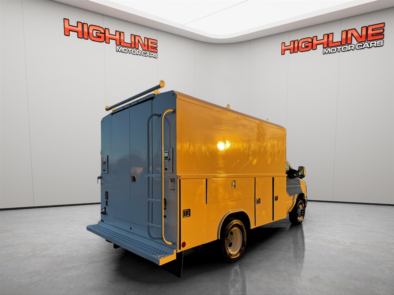 Ford E-Series Cutaway E-350 SRW 138" WB 2025