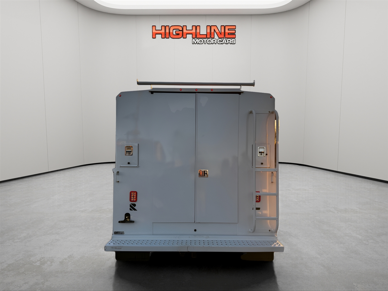 Ford E-Series Cutaway E-350 SRW 138" WB 2025