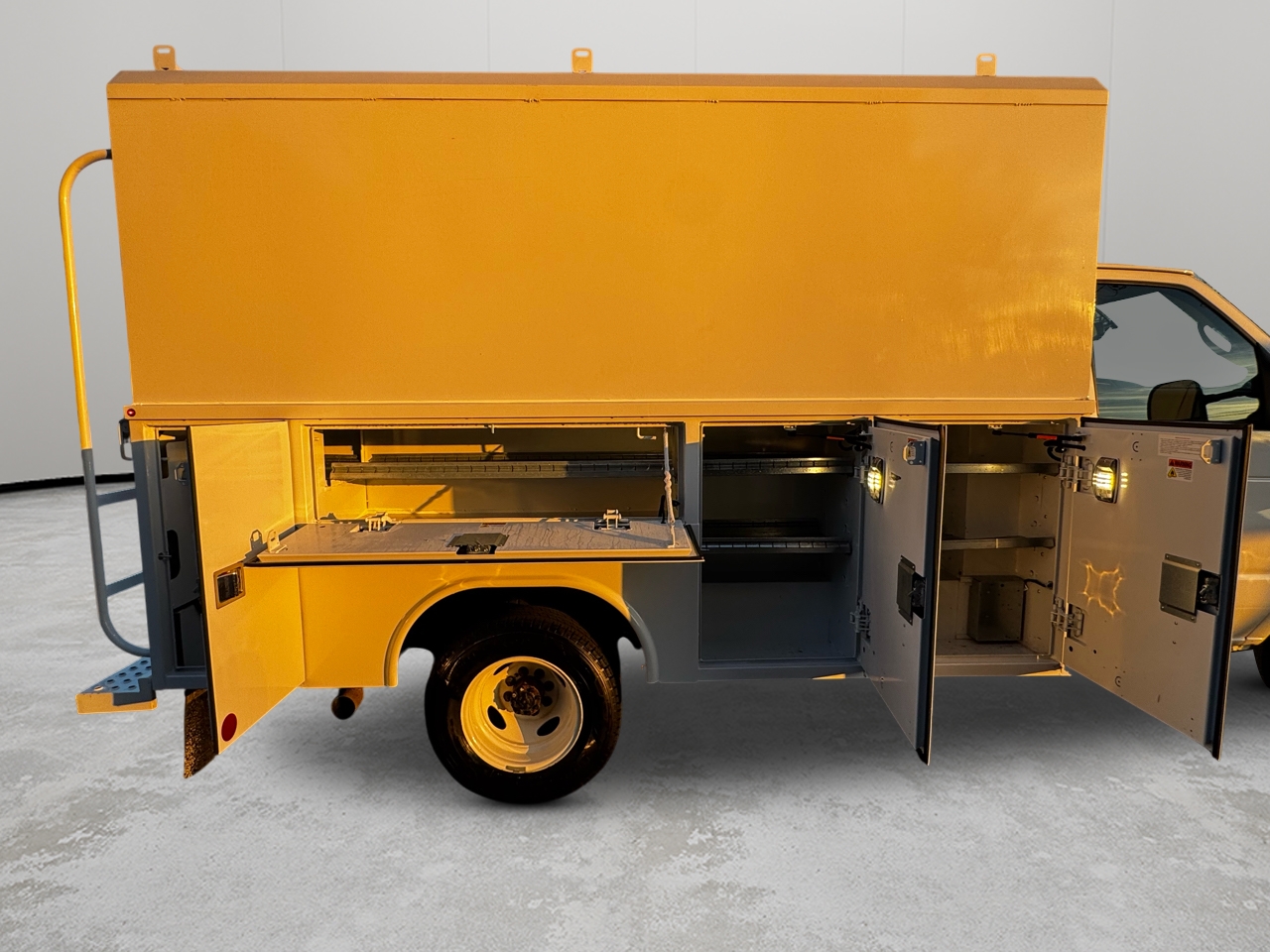 Ford E-Series Cutaway E-350 SRW 138" WB 2025