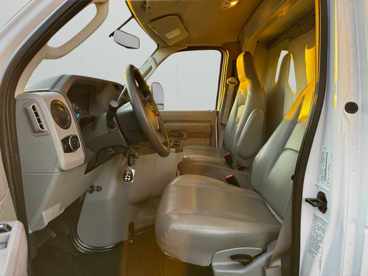 Ford E-Series Cutaway E-350 SRW 138" WB 2025