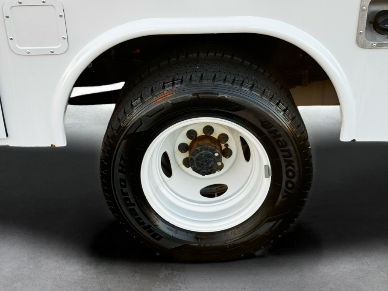 Ford E-Series Cutaway E-350 SRW 138" WB 2025