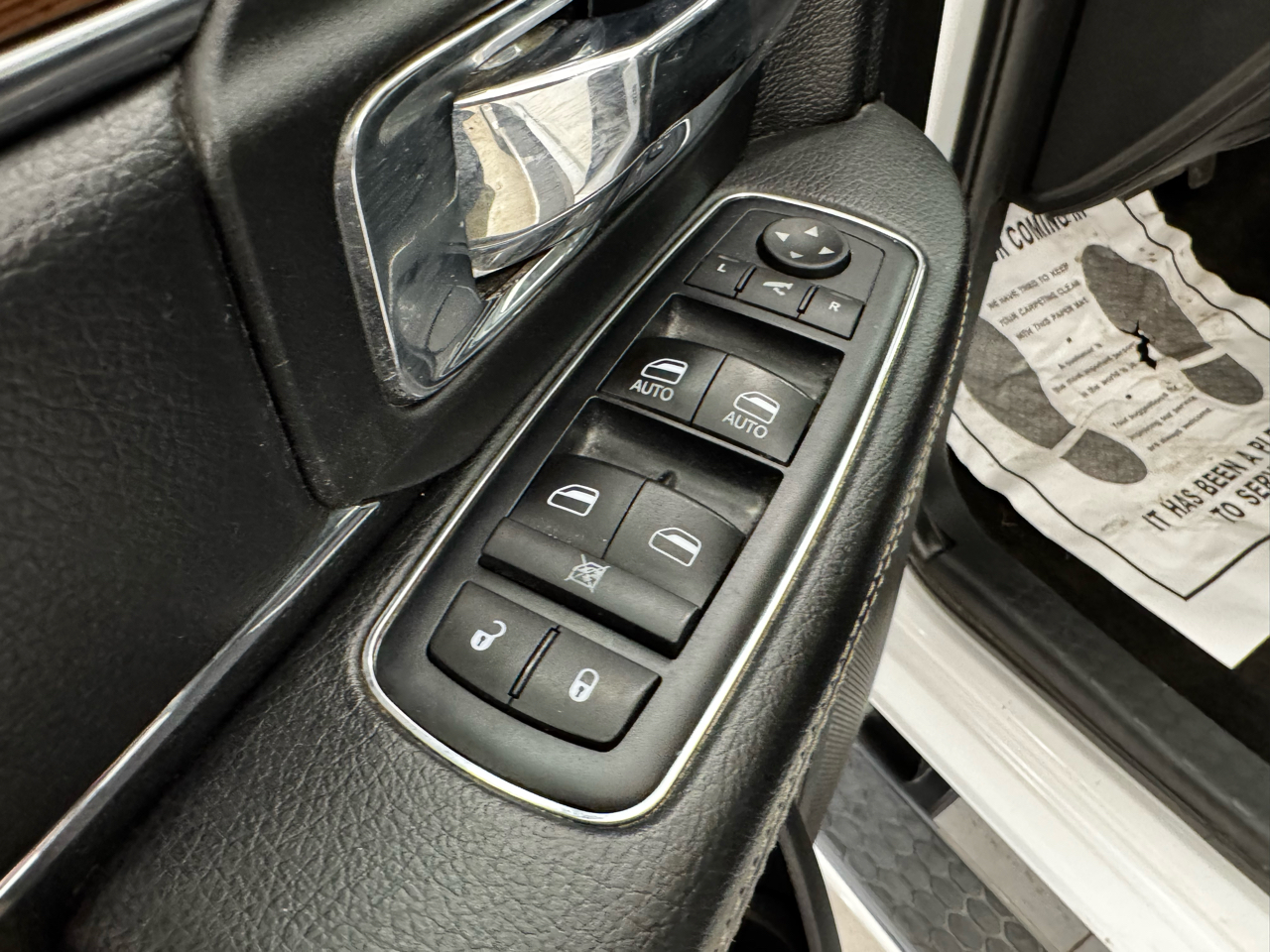 RAM 1500 Laramie 4x4 Crew Cab 5'7" Box 2017