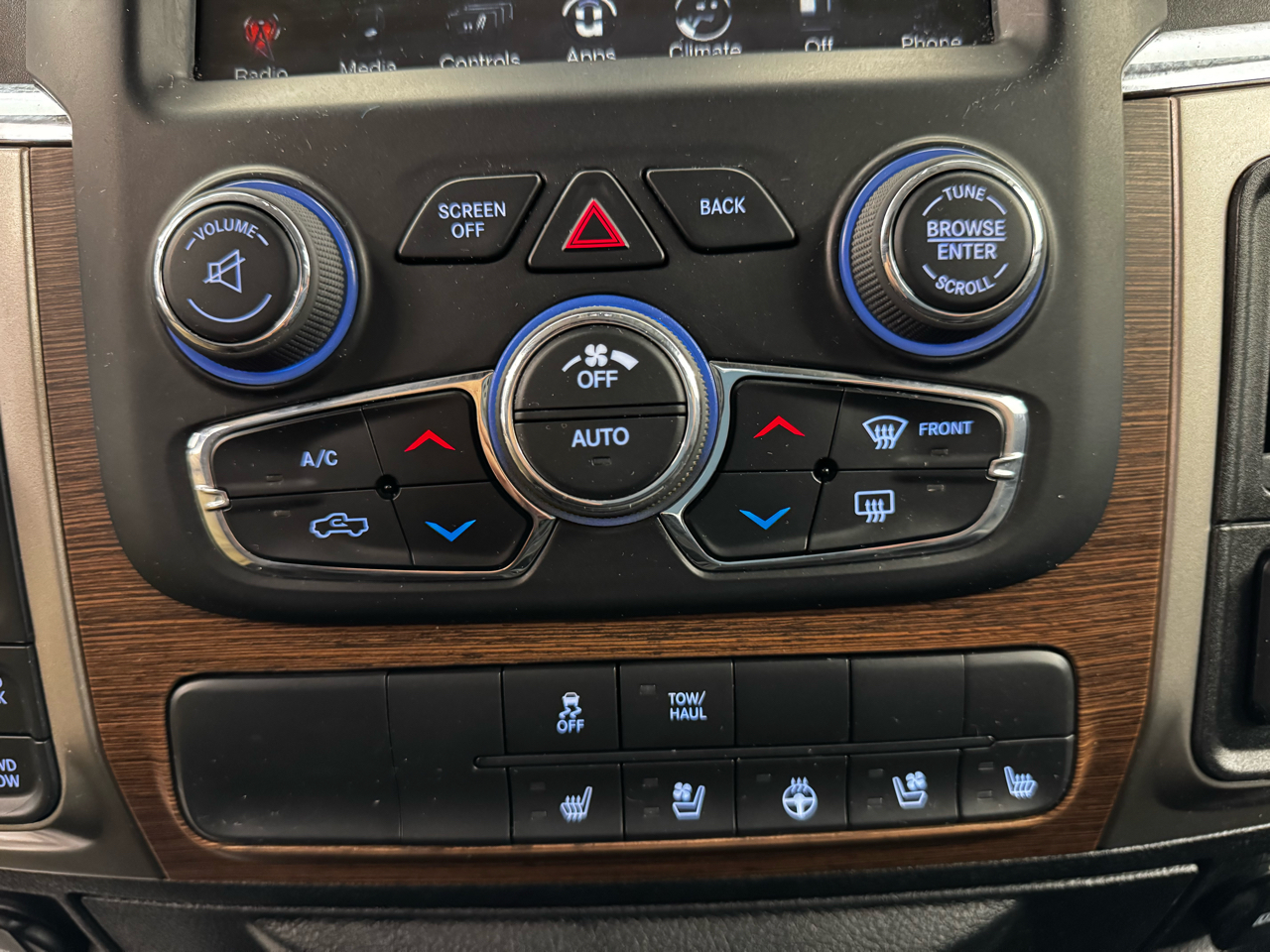 RAM 1500 Laramie 4x4 Crew Cab 5'7" Box 2017