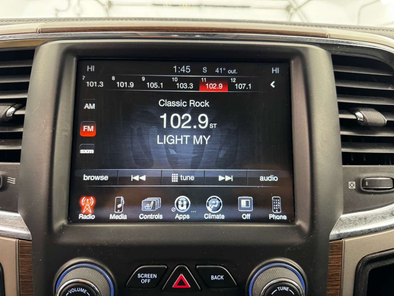 RAM 1500 Laramie 4x4 Crew Cab 5'7" Box 2017