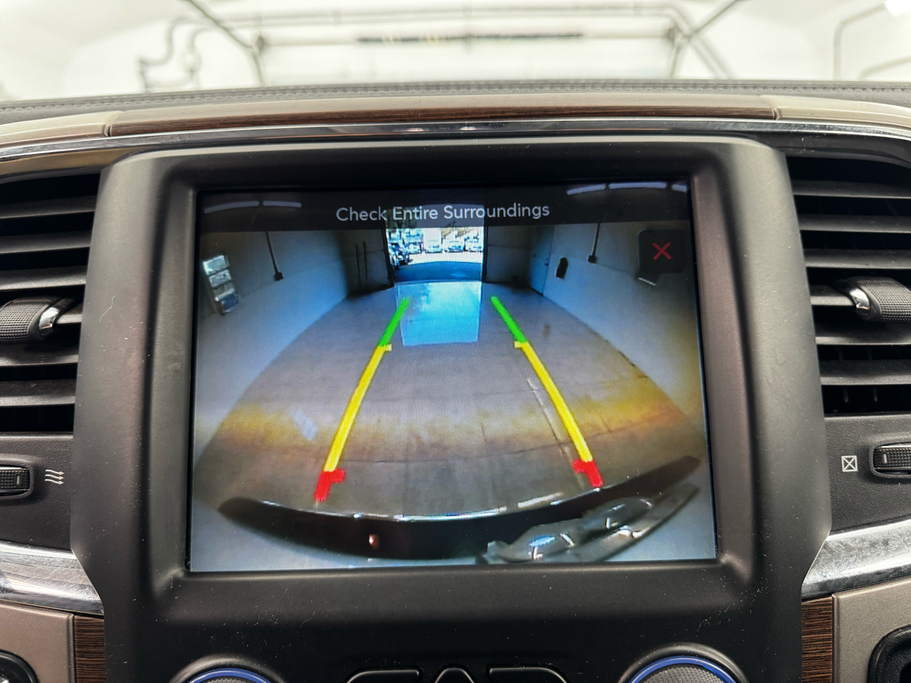 RAM 1500 Laramie 4x4 Crew Cab 5'7" Box 2017