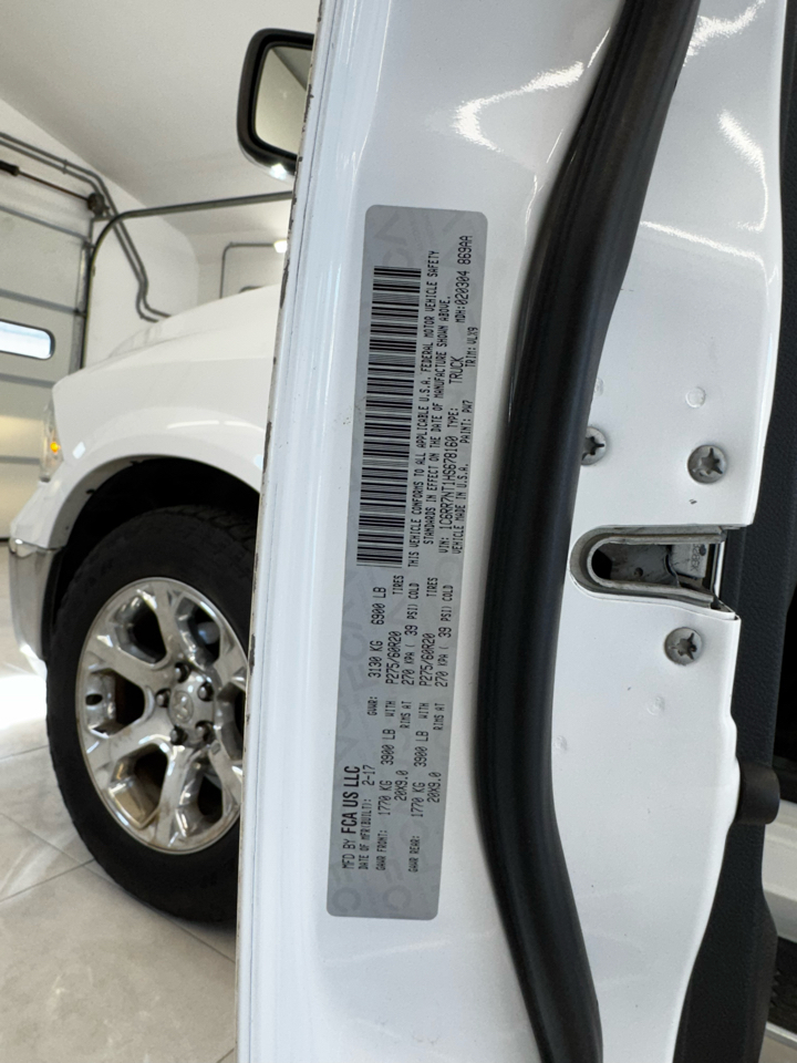 RAM 1500 Laramie 4x4 Crew Cab 5'7" Box 2017