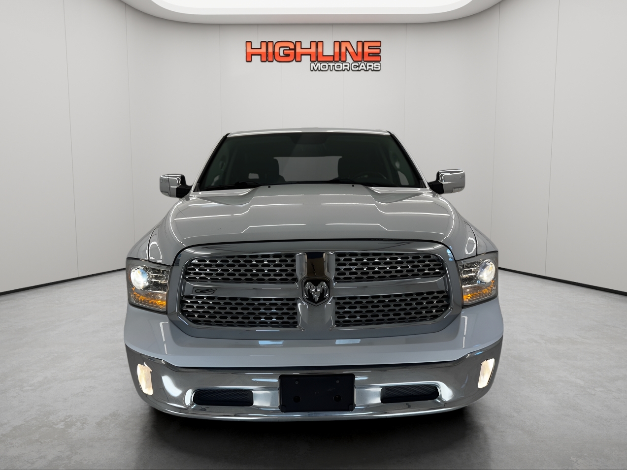 RAM 1500 Laramie 4x4 Crew Cab 5'7" Box 2017