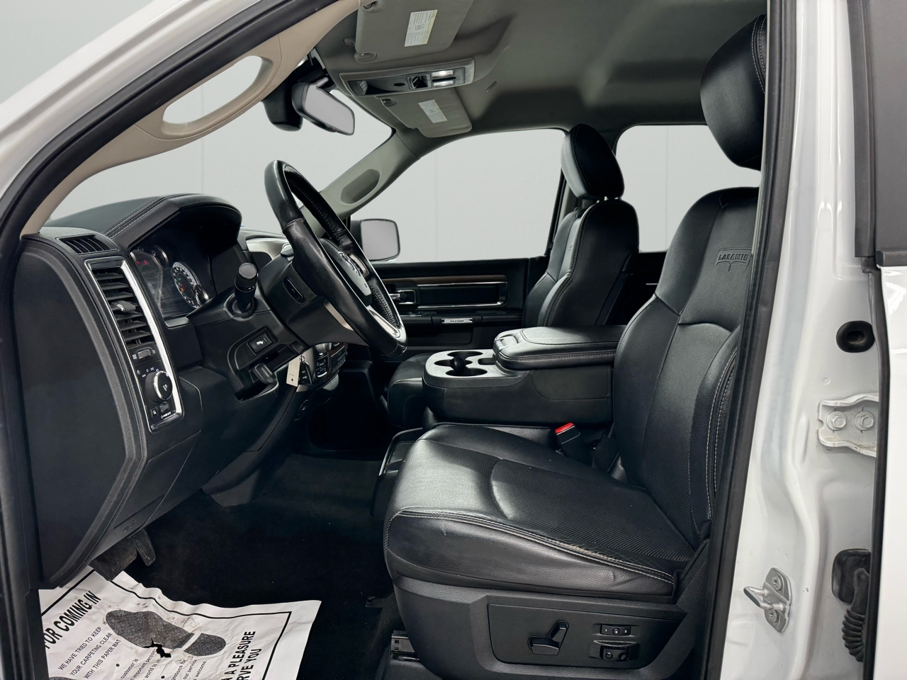 RAM 1500 Laramie 4x4 Crew Cab 5'7" Box 2017