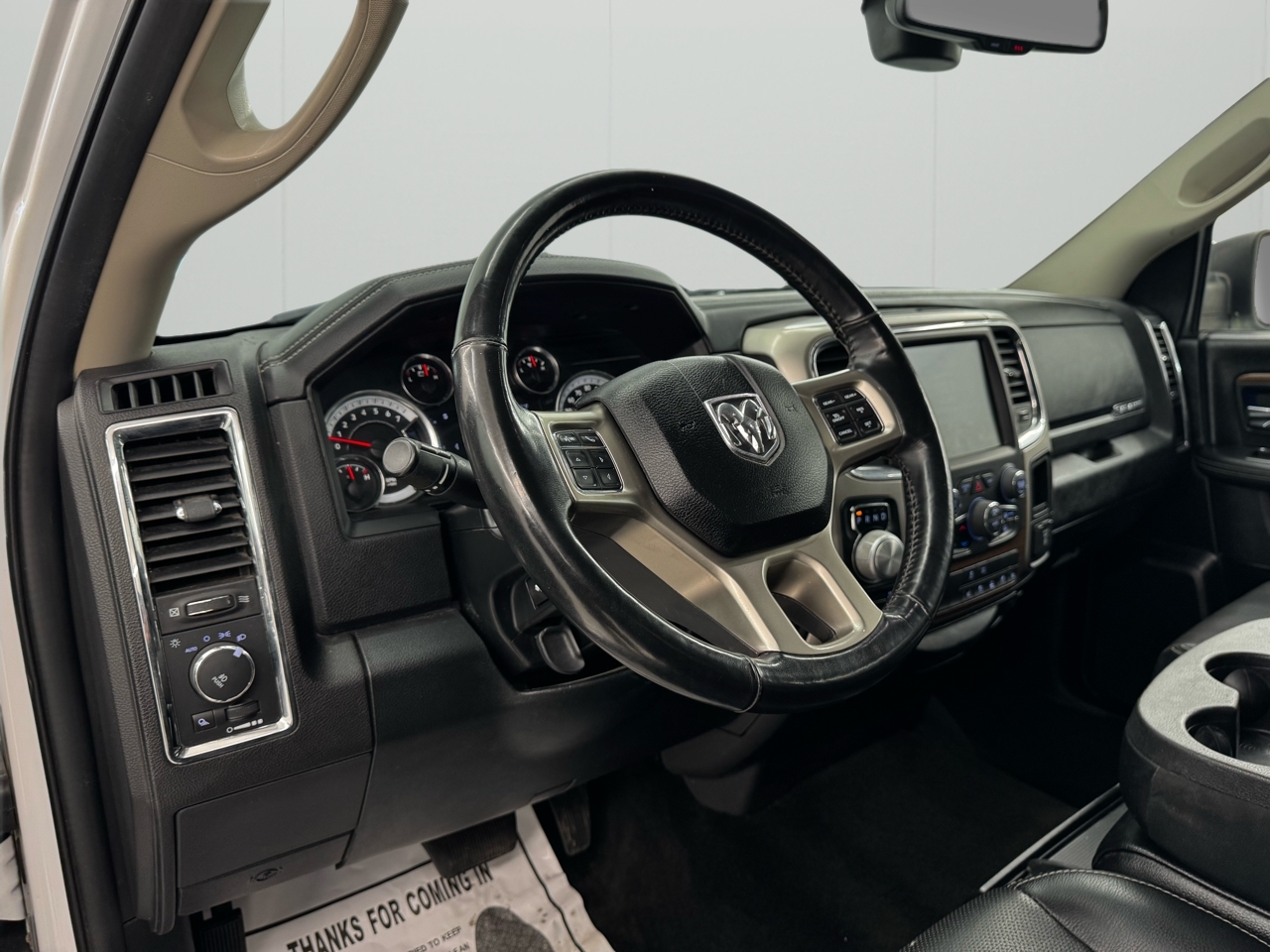 RAM 1500 Laramie 4x4 Crew Cab 5'7" Box 2017