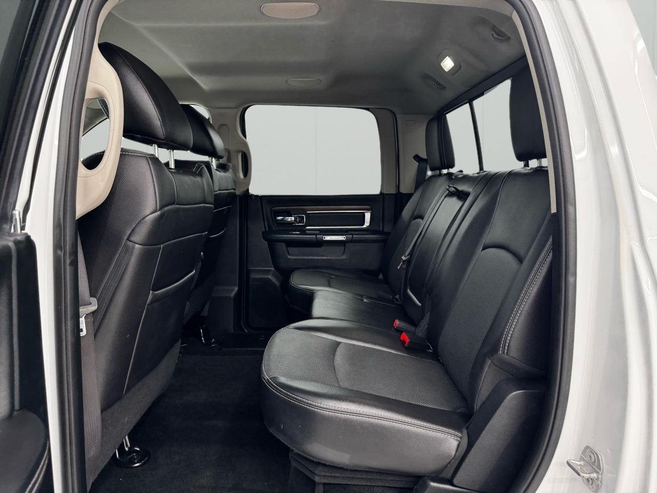 RAM 1500 Laramie 4x4 Crew Cab 5'7" Box 2017