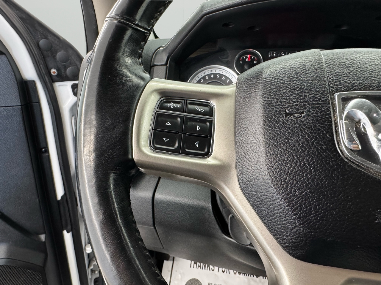 RAM 1500 Laramie 4x4 Crew Cab 5'7" Box 2017