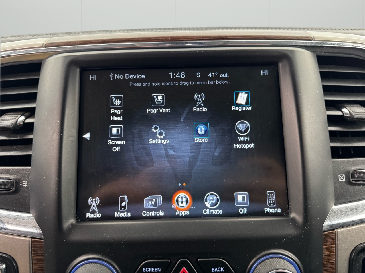 RAM 1500 Laramie 4x4 Crew Cab 5'7" Box 2017