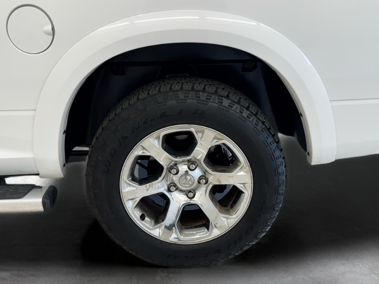 RAM 1500 Laramie 4x4 Crew Cab 5'7" Box 2017