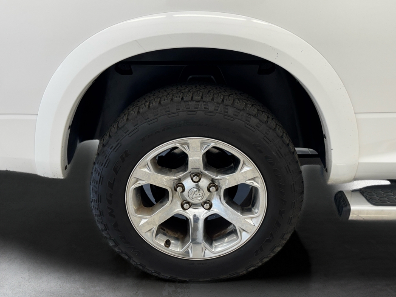 RAM 1500 Laramie 4x4 Crew Cab 5'7" Box 2017