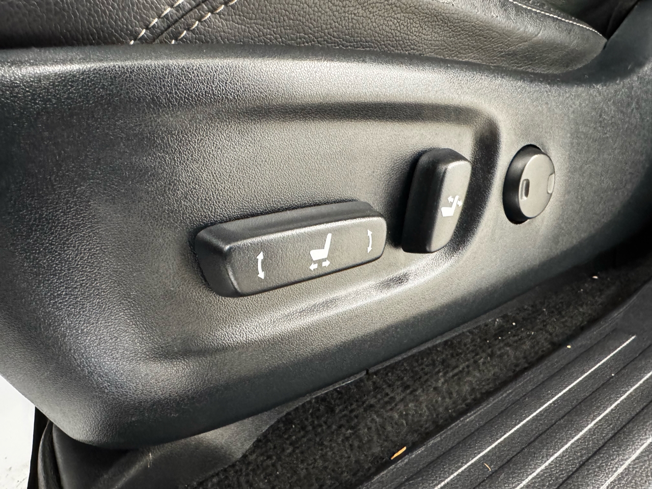 Toyota 4Runner Limited 4WD (Natl) 2021