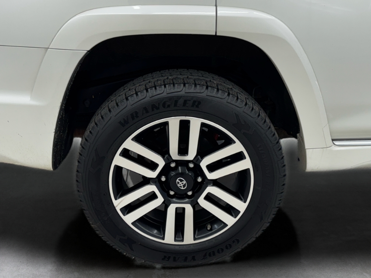 Toyota 4Runner Limited 4WD (Natl) 2021