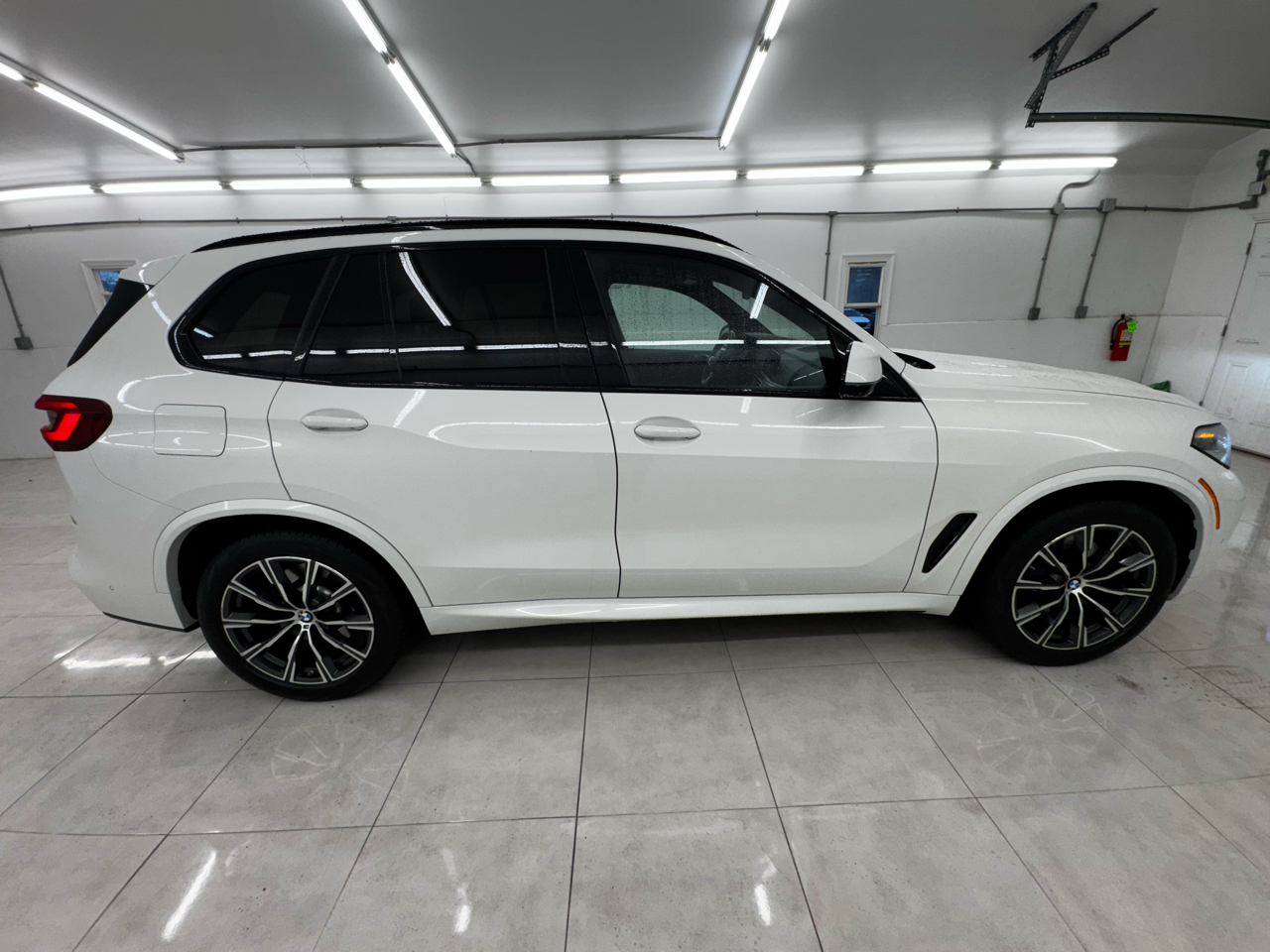 BMW X5 xDrive40i Sports Activity Vehicle 2021